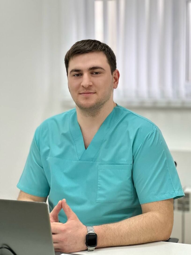 Цечоев Ильяс Русланович (Ортопед,травматолог)